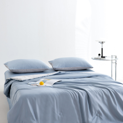 91家纺网 家纺一手货源 找家纺 仁凯家纺 2025新款A类莱赛尔天丝纤维夏凉被双拼色（20%莱赛尔天丝纤维填充，包过检）【提供买家秀】 海青+冰川灰