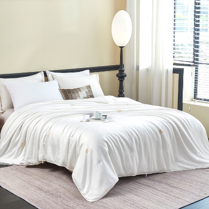 91家纺网 家纺一手货源 找家纺 热销桑蚕丝被 蝴桐家纺 竹棉桑蚕丝被 保真桑蚕丝被 夏凉被 空调被 春秋被 冬被 婚庆被子