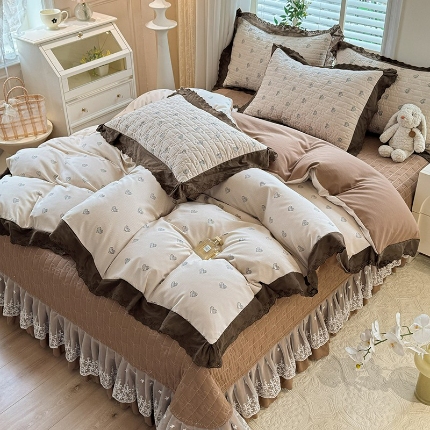 91家纺网 家纺一手货源 找家纺 （总）2025春夏新款复古印花小碎花针织棉双层纱夹棉床盖四件套