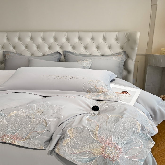 91家纺网 家纺一手货源 找家纺 （总）新方向 2025新款天丝重工刺绣大宽边工艺四件套-时光  直播首选（纸盒包装）