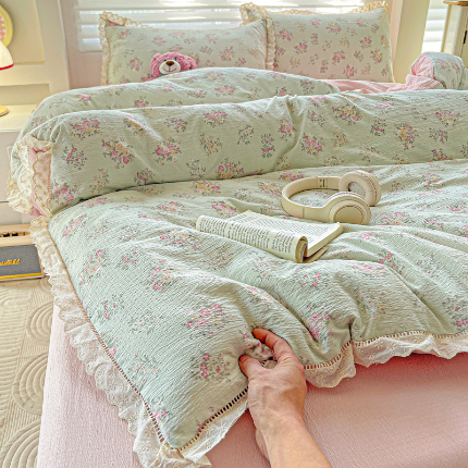 91家纺网 家纺一手货源 找家纺 （总）金梦拉家纺 2025新款提花纱布皱皱纱四件套（全棉镂空花边款）