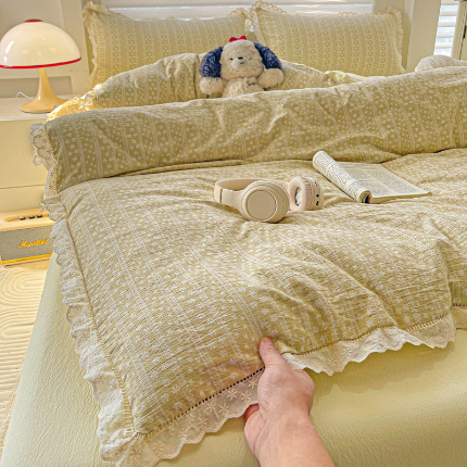 91家纺网 家纺一手货源 找家纺 （总）金梦拉家纺 2025新款提花纱布皱皱纱四件套（全棉镂空花边款）