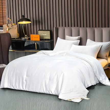 91家纺网 家纺一手货源 找家纺 热销柞蚕丝被 高端全棉贡缎提花柞蚕丝被 保真纯蚕丝被 夏凉被 空调被 春秋被 冬被 婚庆被子