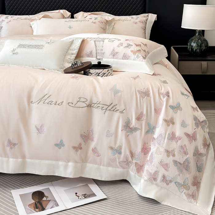 91家纺网 家纺一手货源 找家纺 春夏新品50*50S贡缎长绒棉刺绣四件套纯棉床单床笠高档礼盒装 桃花粉-蝶影纷飞-贡缎长绒棉