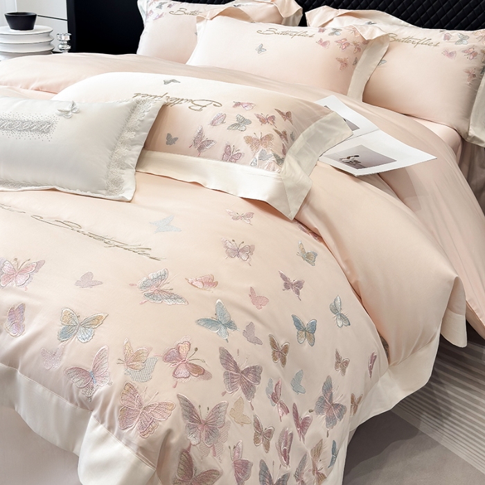 91家纺网 家纺一手货源 找家纺 春夏新品50*50S贡缎长绒棉刺绣四件套纯棉床单床笠高档礼盒装 桃花粉-蝶影纷飞-贡缎长绒棉