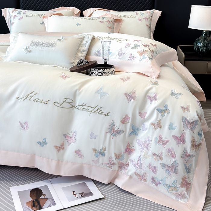 91家纺网 家纺一手货源 找家纺 春夏新品50*50S贡缎长绒棉刺绣四件套纯棉床单床笠高档礼盒装 白拼粉-蝶影纷飞-贡缎长绒棉