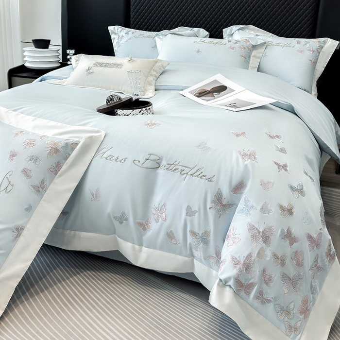 91家纺网 家纺一手货源 找家纺 春夏新品50*50S贡缎长绒棉刺绣四件套纯棉床单床笠高档礼盒装 蒂芙尼蓝-蝶影纷飞-贡缎长绒棉