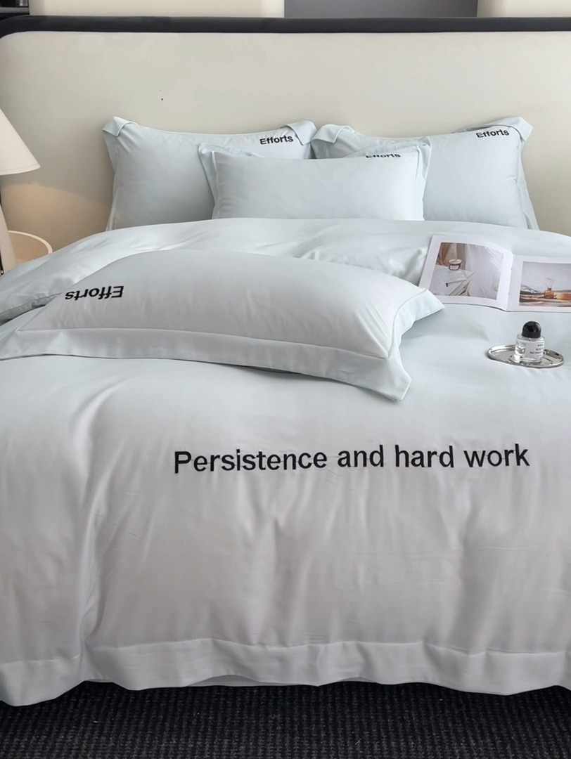 91家纺网 家纺一手货源 找家纺 （总）新方向 2025新款 专版花型 天丝刺绣大宽边工艺四件套-有理想  直播首选（纸盒包装）