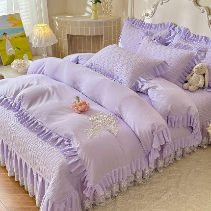 91家纺网 家纺一手货源 找家纺 （总）苏米娜家纺2025春夏新品韩版甜美公主风超柔水洗棉床盖四件套刺绣针织棉双层纱纯棉棉麻全棉少女心夹棉床裙款夏被款床盖