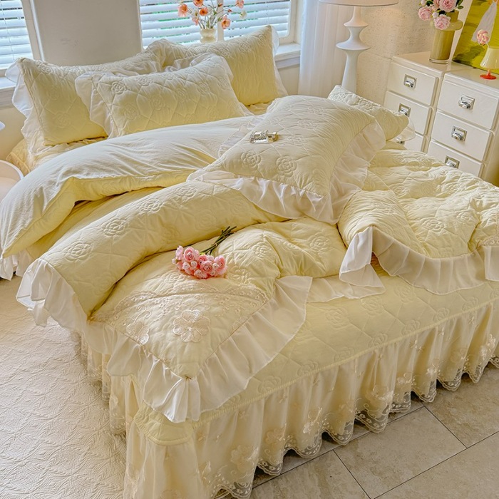 91家纺网 家纺一手货源 找家纺 漫布云家纺2026春夏韩版法式公主风水洗棉床盖款多功能被套 夏被床盖四件套多功能二合一水洗棉夹泡泡棉小竺棉棉床裙款  香榭丽-嫩黄