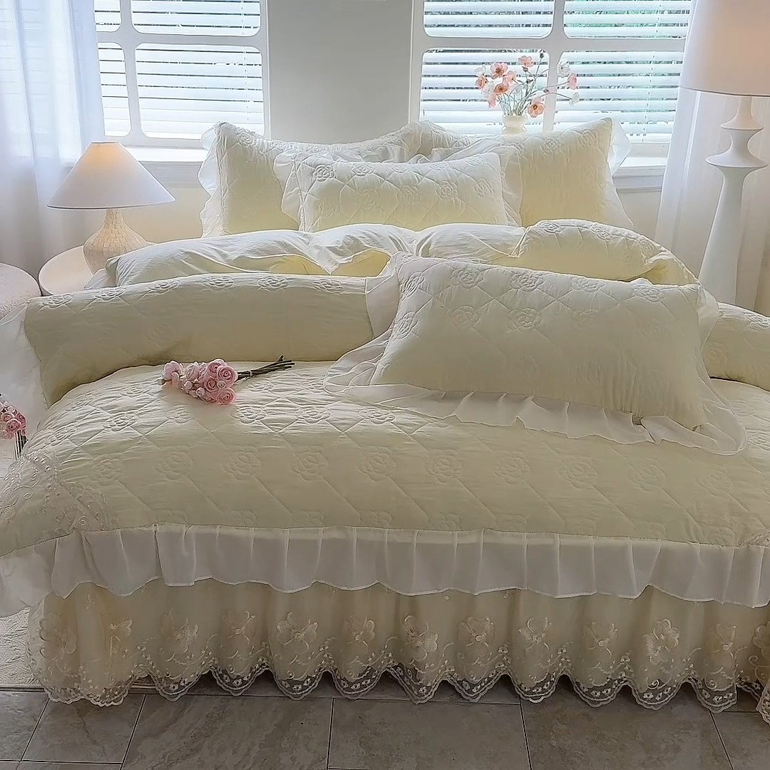 91家纺网 家纺一手货源 找家纺 漫布云家纺2026春夏韩版法式公主风水洗棉床盖款多功能被套 夏被床盖四件套多功能二合一水洗棉夹泡泡棉小竺棉棉床裙款  香榭丽-嫩黄