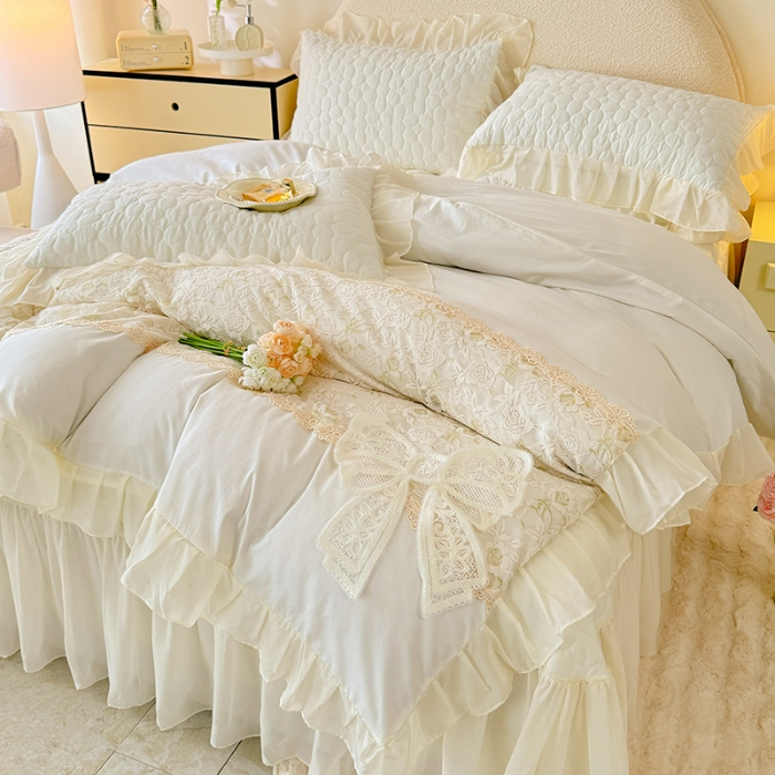 91家纺网 家纺一手货源 找家纺 苏米娜2025韩版法式公主风水洗棉立体花绣花床盖款四件套蕾丝床盖款夏被四件套  法派甜心-奶昔白  