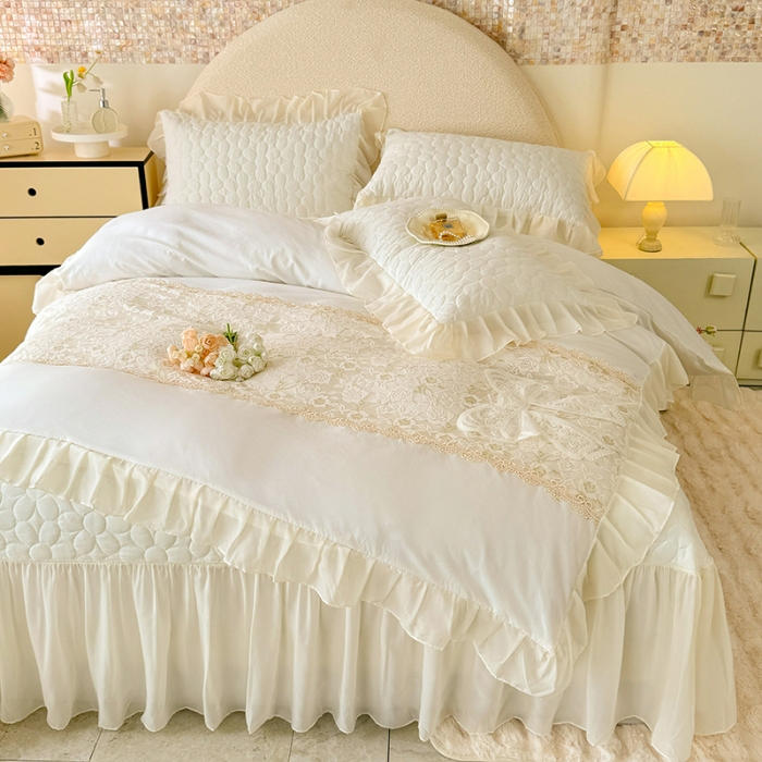 91家纺网 家纺一手货源 找家纺 苏米娜2025韩版法式公主风水洗棉立体花绣花床盖款四件套蕾丝床盖款夏被四件套  法派甜心-奶昔白  