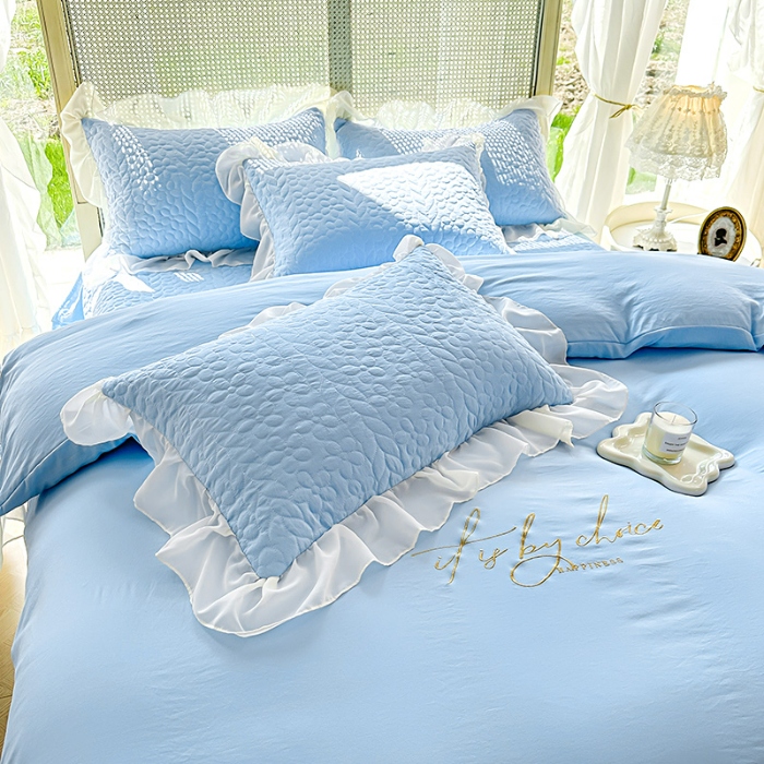 91家纺网 家纺一手货源 找家纺 苏米娜2025韩版法式公主风水洗棉立体花绣花床盖款四件套蕾丝床盖款夏被四件套   玛奇朵—婴儿蓝  
