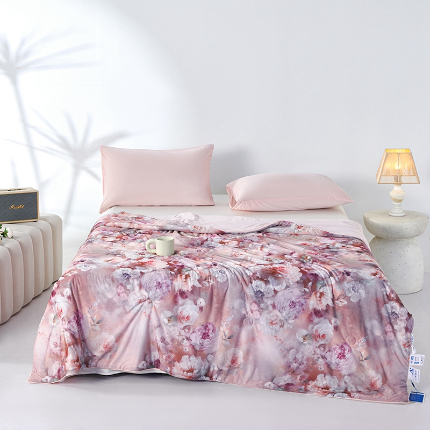 91家纺网 家纺一手货源 找家纺 缔锦家纺 2025新款凉感丝印花夏被 叶韵-甜美粉