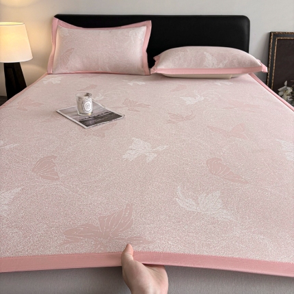 91家纺网 家纺一手货源 找家纺 （总）新方向 2025新款 专版花型 A类PE提花凉席养身席-翩翩起舞