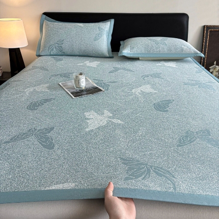 91家纺网 家纺一手货源 找家纺 （总）新方向 2025新款 专版花型 A类PE提花凉席养身席-翩翩起舞