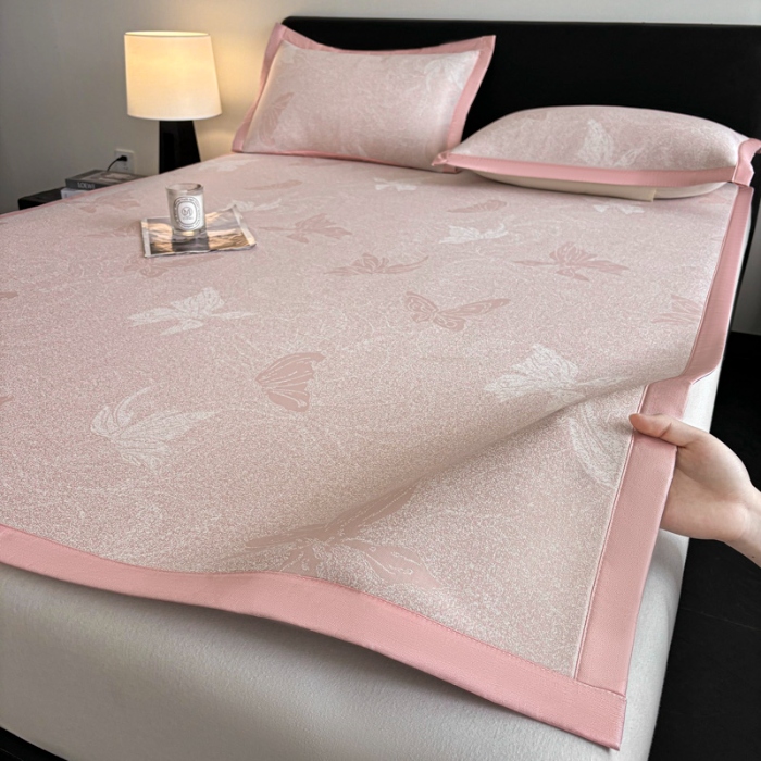 91家纺网 家纺一手货源 找家纺 （总）新方向 2025新款 专版花型 A类PE提花凉席养身席-翩翩起舞