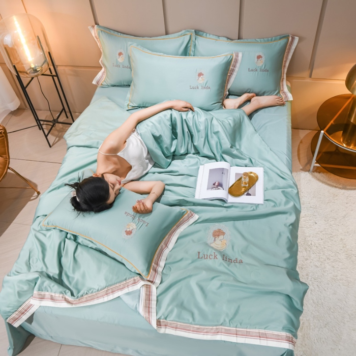 91家纺网 家纺一手货源 找家纺 （总）【苏东来】2025轻奢宽边居里夫人水洗真丝刺绣夏被四件套四件套纯色冰丝天丝刺绣夏凉被空调被双人春秋被
