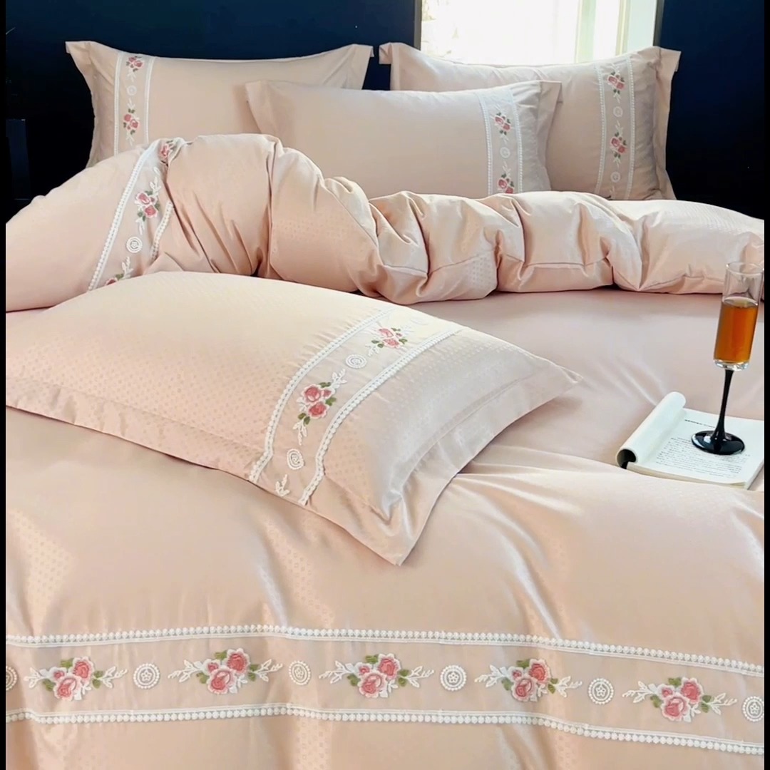 91家纺网 家纺一手货源 找家纺 （总）庭笙 2025新款轻奢少女小香风提花四件套