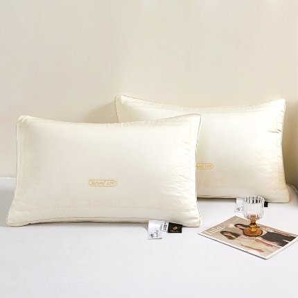 91家纺网 家纺一手货源 找家纺 兴丝露枕芯  全棉刺绣羽丝绒枕芯 羽丝枕 中高枕 成人枕头