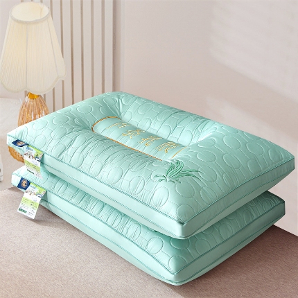 91家纺网 家纺一手货源 找家纺  全棉羽丝枕 绣花枕 护颈枕 成人立体双边枕头