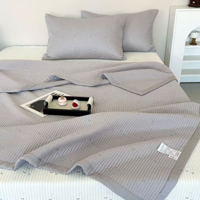 91家纺网 家纺一手货源 找家纺 （总）双面天丝床盖  星月系列