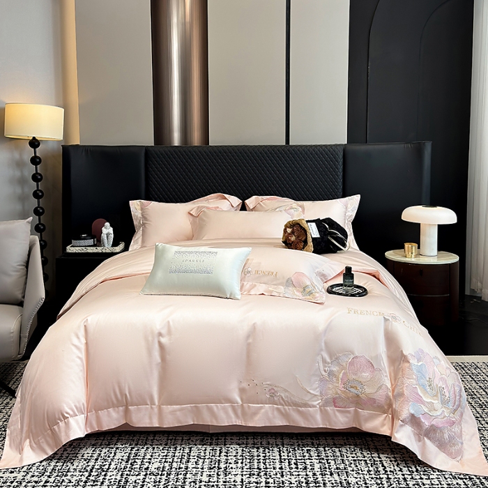 91家纺网 家纺一手货源 找家纺 （总）星蕴家纺 2025新款新疆贡缎全棉刺绣四件套-黛尔【高档礼盒包装】