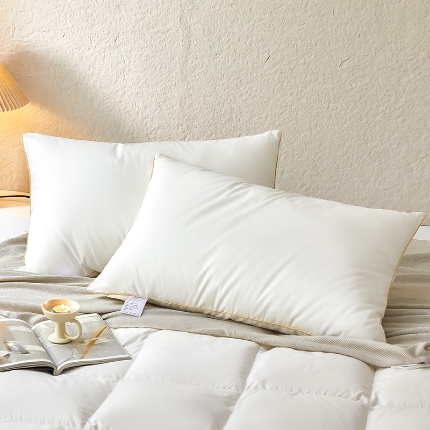 91家纺网 家纺一手货源 找家纺 （总）2025新款 薰衣草助眠羽丝绒枕芯枕头 星级酒店羽丝助眠高弹枕芯 成人护颈枕头