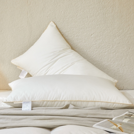 91家纺网 家纺一手货源 找家纺 （总）2025新款 薰衣草助眠羽丝绒枕芯枕头 星级酒店羽丝助眠高弹枕芯 成人护颈枕头