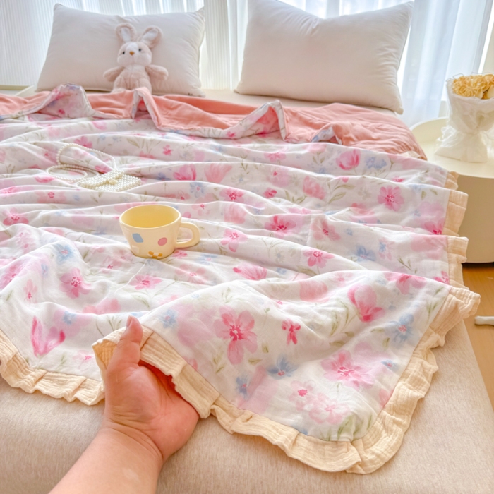 91家纺网 家纺一手货源 找家纺 【苏东来】2025高端韩版皱皱花边母婴级印花全棉双层纱夏被清新公主风法式蕾丝花边纯棉双层纱夏凉被空调被春秋被