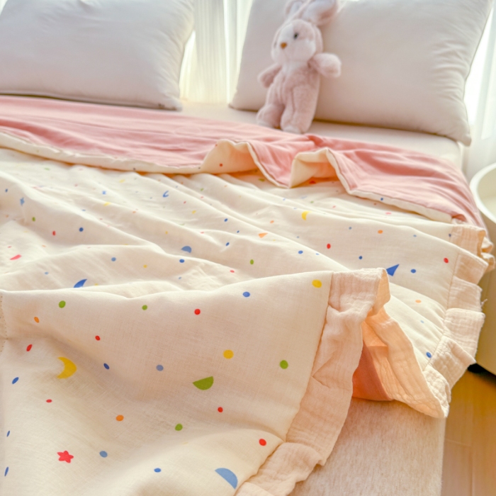 91家纺网 家纺一手货源 找家纺 2025苏东来家纺全棉双层纱韩版花边款单夏被皱皱纱花边夏被四件套 彩虹