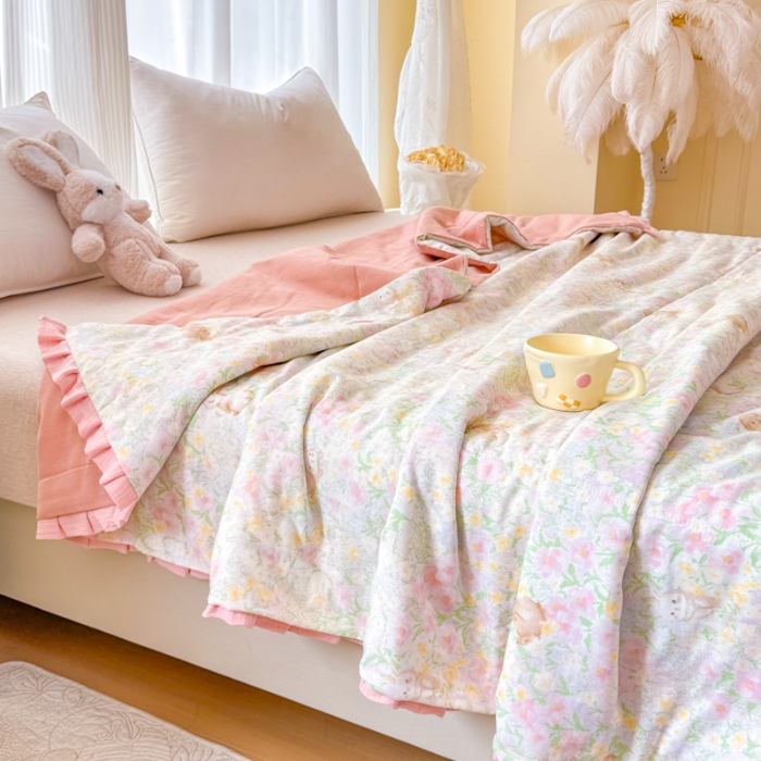 91家纺网 家纺一手货源 找家纺 2025苏东来家纺全棉双层纱韩版花边款单夏被皱皱纱花边夏被四件套 花语