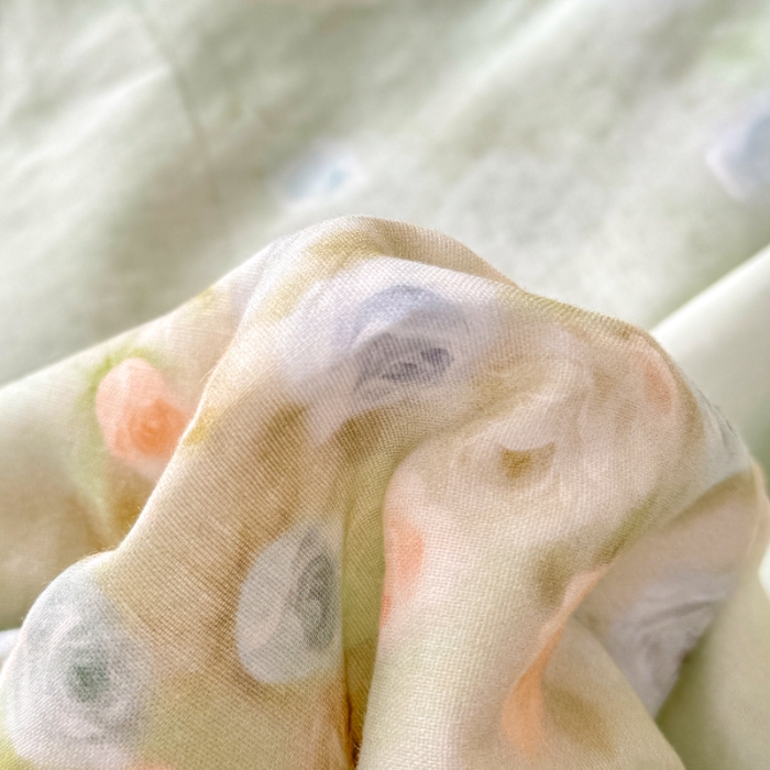 91家纺网 家纺一手货源 找家纺 2025苏东来家纺全棉双层纱韩版花边款单夏被皱皱纱花边夏被四件套 浪漫花开