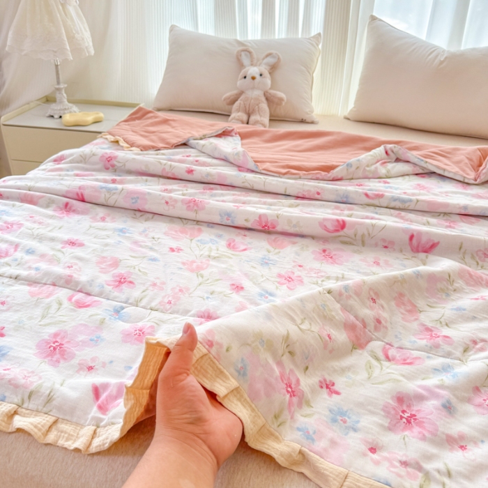 91家纺网 家纺一手货源 找家纺 2025苏东来家纺全棉双层纱韩版花边款单夏被皱皱纱花边夏被四件套 莫娜