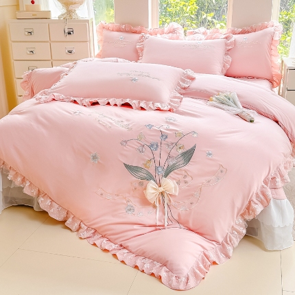 91家纺网 家纺一手货源 找家纺 （总）2026新款A类糯小棉立体绣花床盖四件套 小清新刺绣双层花边亲肤花边蝴蝶结三件套四件套