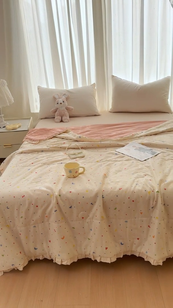 91家纺网 家纺一手货源 找家纺 【苏东来】2025高端韩版皱皱花边母婴级印花全棉双层纱夏被清新公主风法式蕾丝花边纯棉双层纱夏凉被空调被春秋被