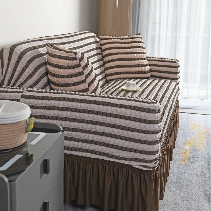 91家纺网 家纺一手货源 找家纺 （总）2025新款双色泡泡纱裙摆沙发套加厚全包弹力沙发罩高级简约裙摆一体式防滑防尘罩四季通用