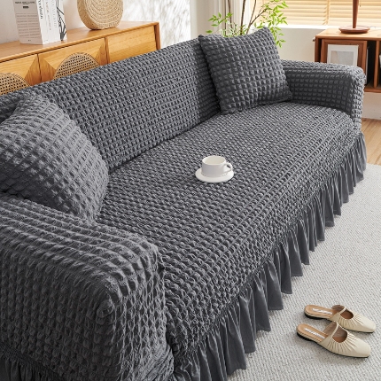 91家纺网 家纺一手货源 找家纺 （总）2025新款双色泡泡纱沙发套裙摆款超柔高弹力全包沙发罩防滑保护四季款沙发垫