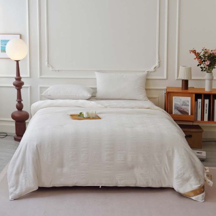 91家纺网 家纺一手货源 找家纺 缦纯蚕丝羽绒馆2025新款特级国标双宫桑蚕丝被城堡女王手工100%桑蚕丝被子春秋被夏被冬被长丝绵被子子母被保真可检测 珍珠白