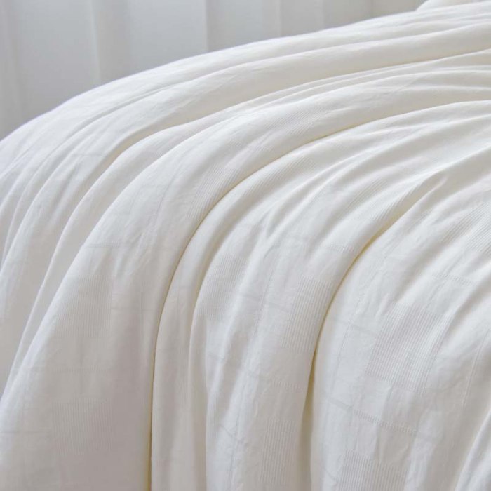 91家纺网 家纺一手货源 找家纺 缦纯 天然柞蚕丝被 手工纯蚕丝被 夏被空调被 春秋被 冬被蚕丝被芯 本白色