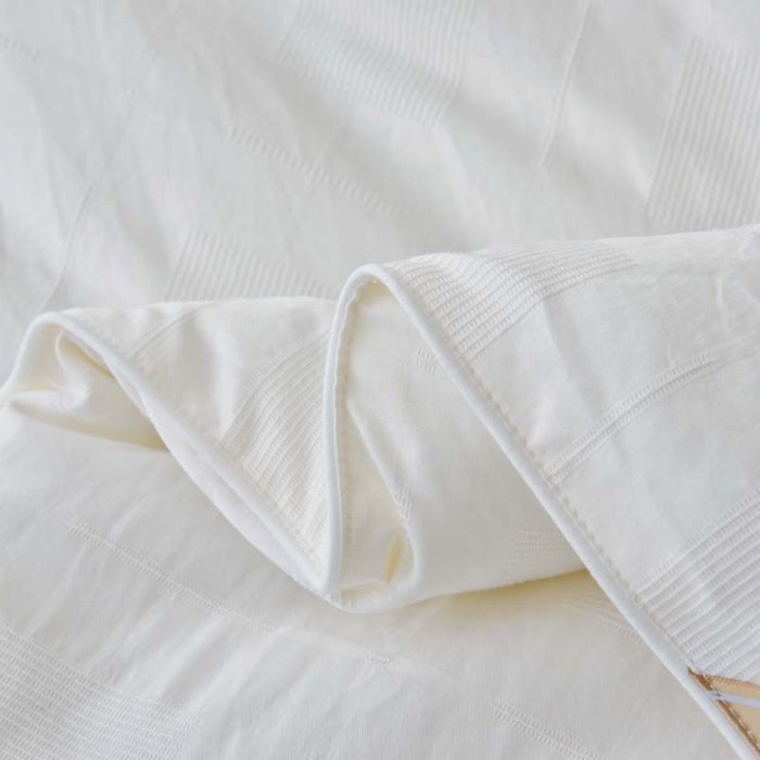 91家纺网 家纺一手货源 找家纺 缦纯 天然柞蚕丝被 手工纯蚕丝被 夏被空调被 春秋被 冬被蚕丝被芯 本白色