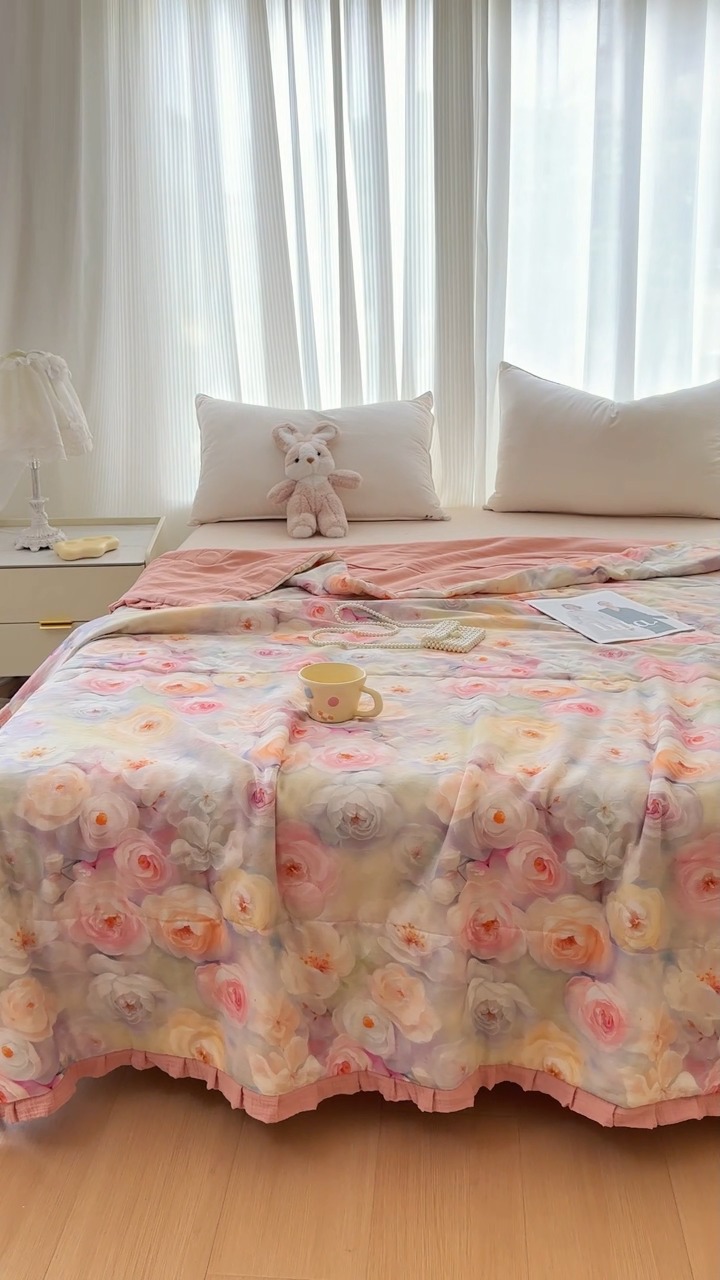 91家纺网 家纺一手货源 找家纺 （总）【苏东来】2025高端韩版皱皱花边母婴级印花全棉双层纱夏被清新公主风法式蕾丝花边纯棉双层纱夏凉被空调被春秋被