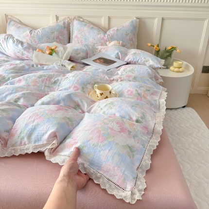 91家纺网 家纺一手货源 找家纺 （总）【苏东来】2025韩版蕾丝花边纯棉全棉双层纱四件套全棉纯棉小碎花印花四件套法式赫本公主风韩系皱皱纱花边四件套针织棉四件套件