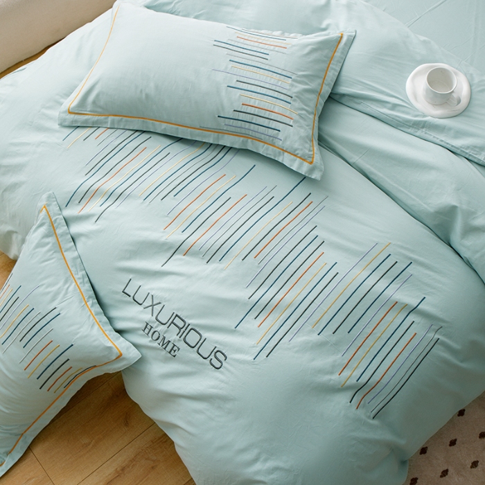 91家纺网 家纺一手货源 找家纺 2025年高端轻奢刺绣款全棉长绒棉四件套简约纯色素色纯棉刺绣花四件套件床单 天青