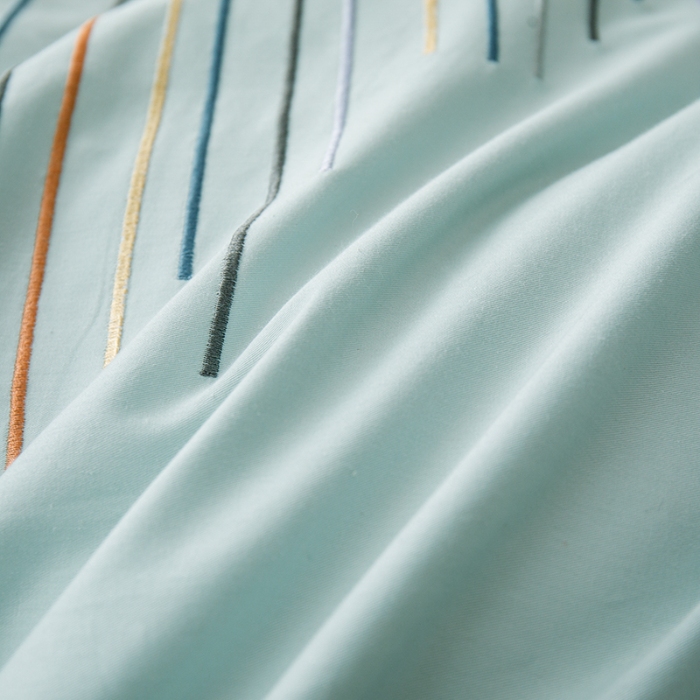 91家纺网 家纺一手货源 找家纺 2025年高端轻奢刺绣款全棉长绒棉四件套简约纯色素色纯棉刺绣花四件套件床单 天青