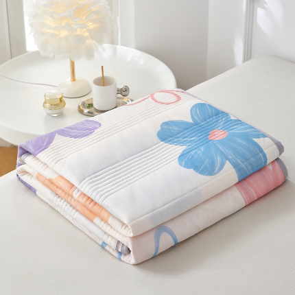 91家纺网 家纺一手货源 找家纺 （总）牛魔王 2025新款冰丝凉感丝夏被,缤纷花季,动物园,黑色波点,花花格调,花花世界,吉祥物,小奶猫,银杏叶,郁金香,百里香-玉绿,草木纷飞-黄,花朵熊-米,南瓜-绿,草莓熊,春意盎然,梦幻花园