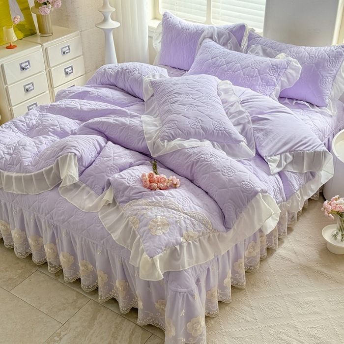 91家纺网 家纺一手货源 找家纺 漫布云家纺2026春夏韩版法式公主风水洗棉床盖款多功能被套 夏被床盖四件套多功能二合一水洗棉夹泡泡棉小竺棉棉床裙款 香榭丽-梦幻紫