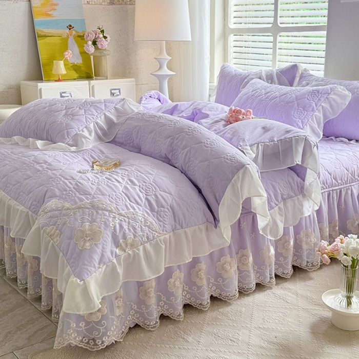 91家纺网 家纺一手货源 找家纺 漫布云家纺2026春夏韩版法式公主风水洗棉床盖款多功能被套 夏被床盖四件套多功能二合一水洗棉夹泡泡棉小竺棉棉床裙款 香榭丽-梦幻紫