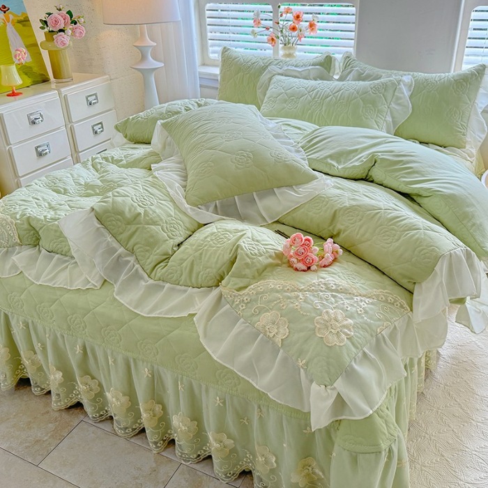 91家纺网 家纺一手货源 找家纺 漫布云家纺2026春夏韩版法式公主风水洗棉床盖款多功能被套 夏被床盖四件套多功能二合一水洗棉夹泡泡棉小竺棉棉床裙款 香榭丽-奶油绿